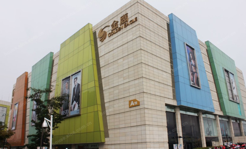 鲁甸金鹰奥莱城